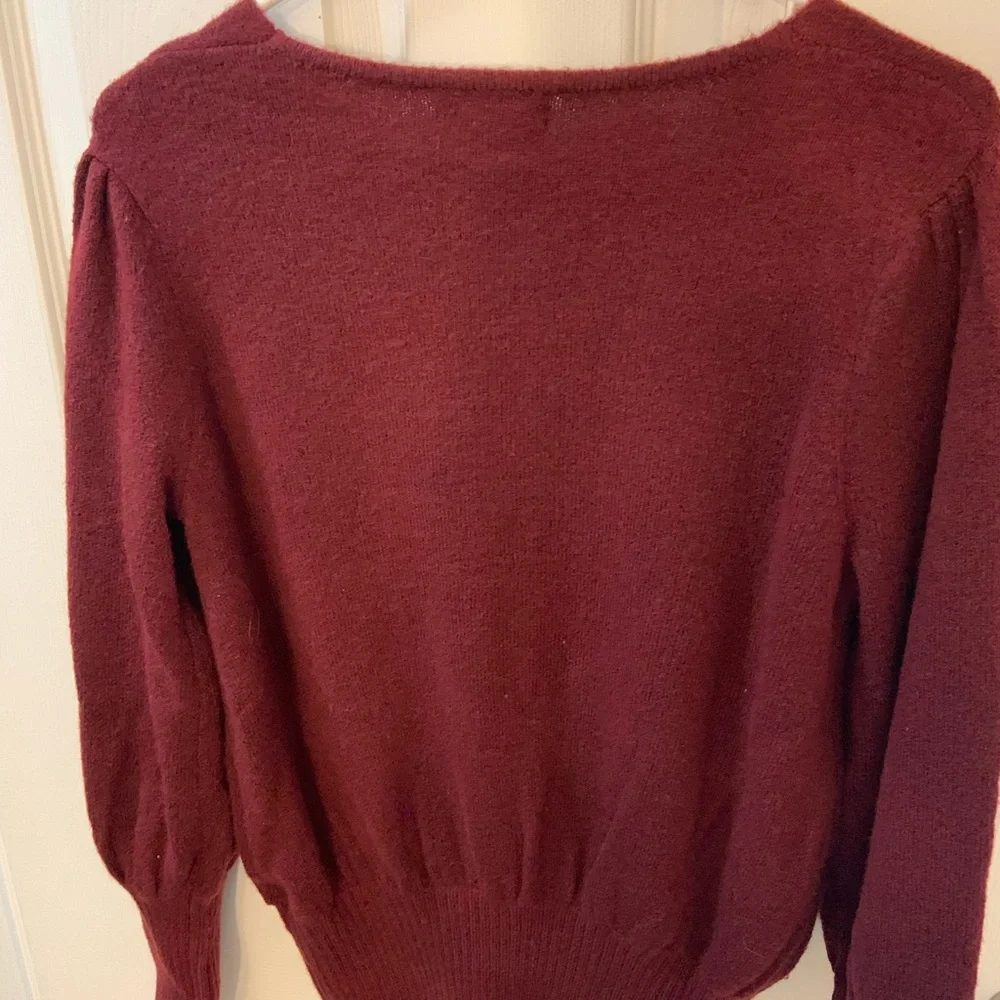 NWOT Magnolia Boutique V-neck Sweater - Picture 4 of 6